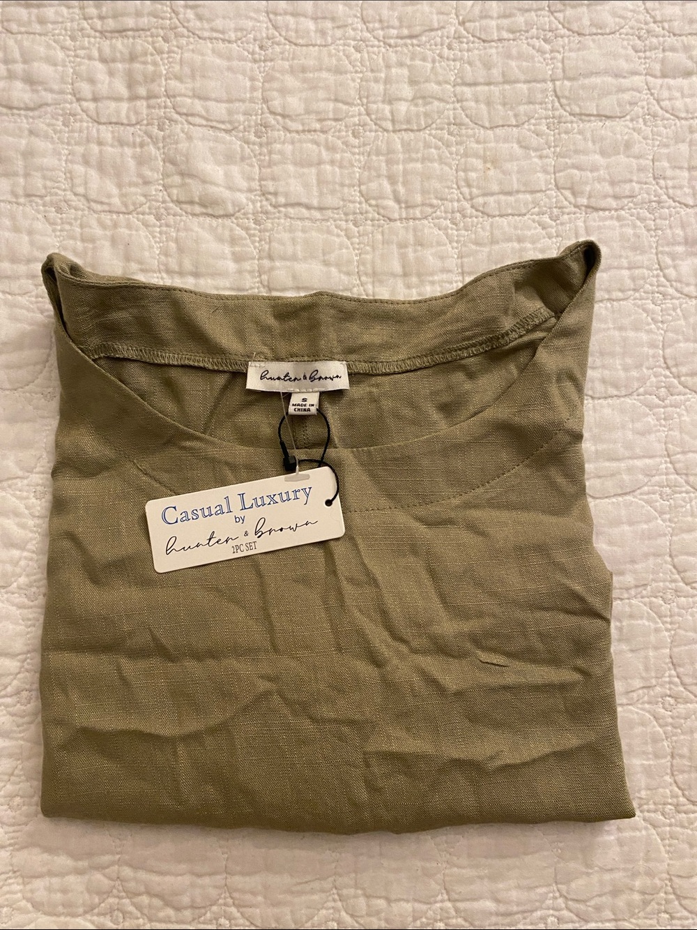 Casual Luxury by Hunter & brown Olive Green Crop Top